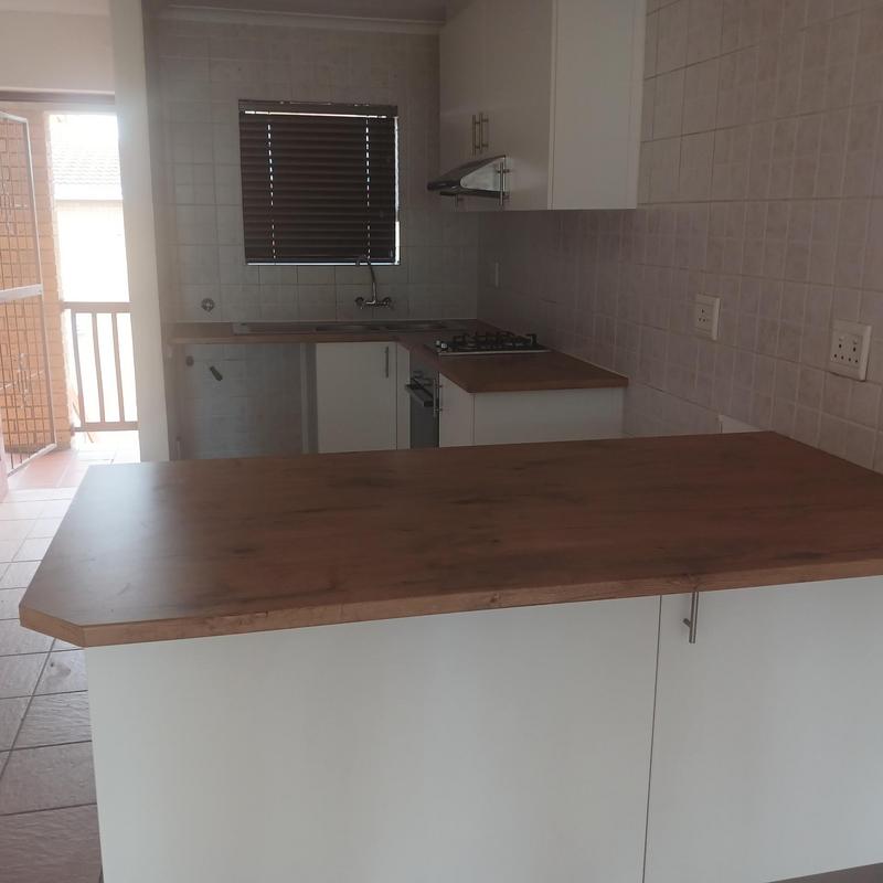 2 Bedroom Property for Sale in Oakglen Western Cape